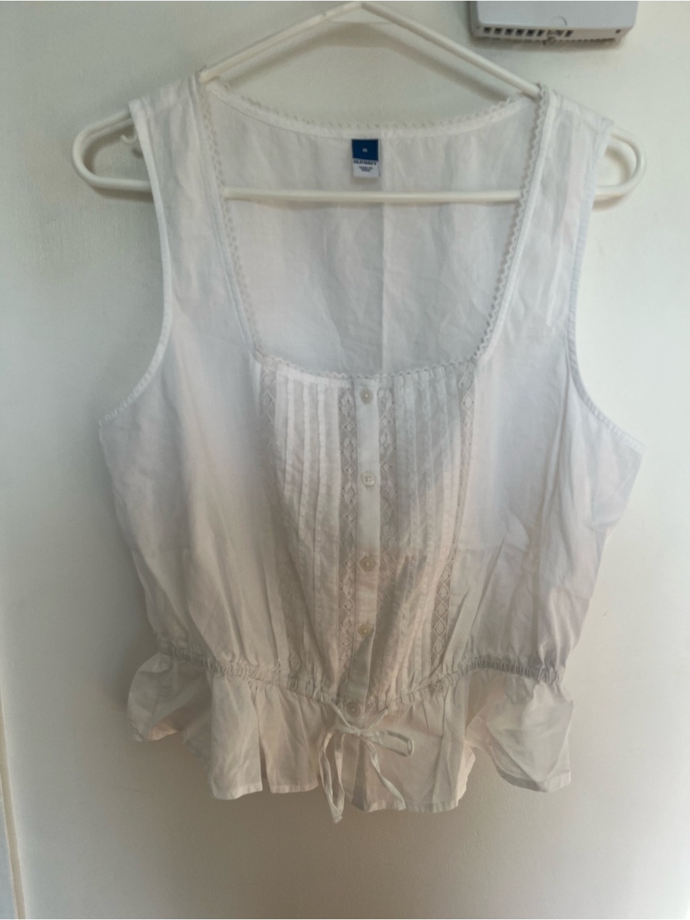Old Navy White Sleeveless Button-Front Tie-Waist Camisole